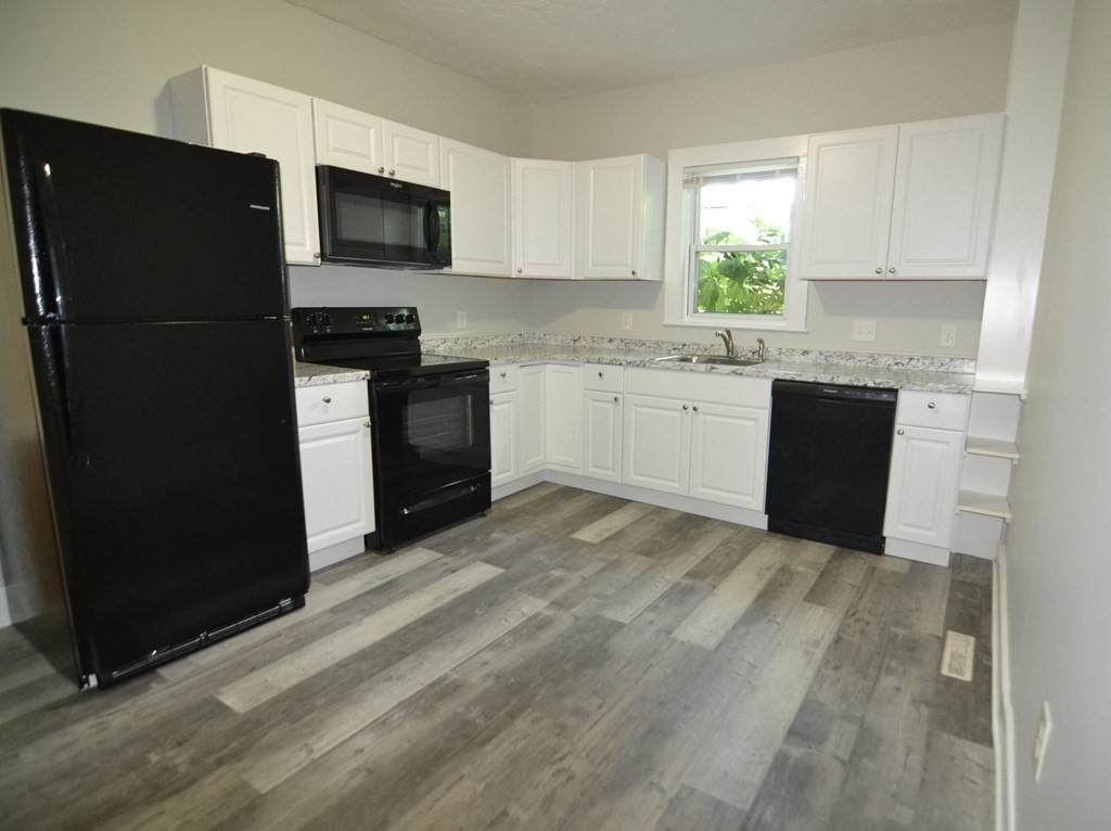 500 Hollis Street - Photo 1