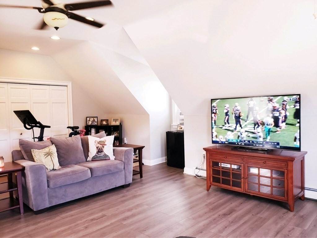 185 Linwood Ave - Photo 1
