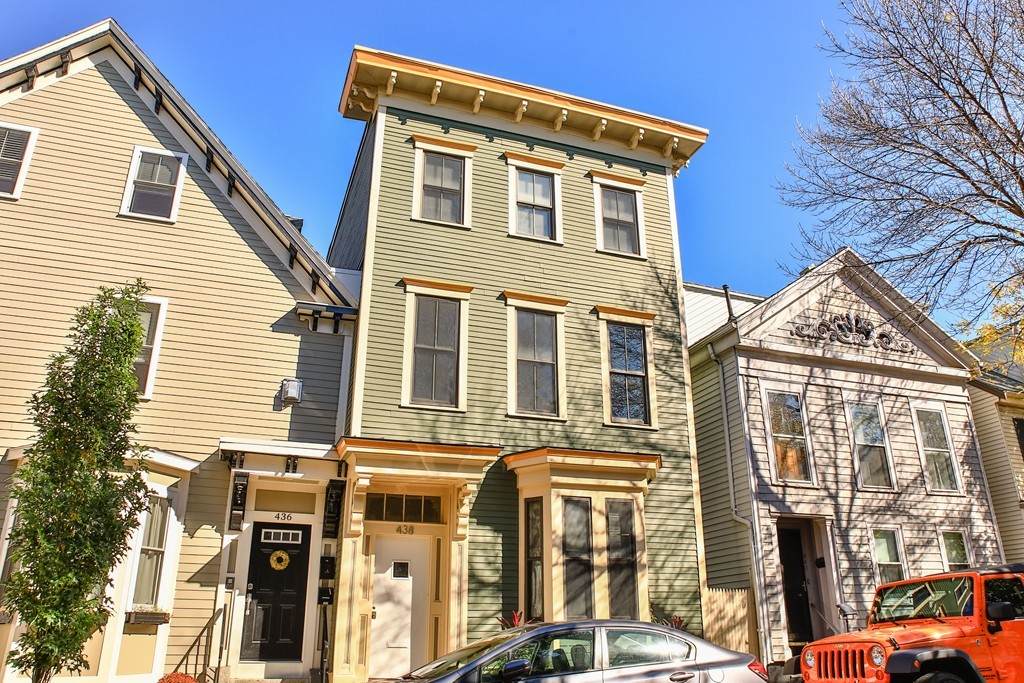 438 W 4th St - Photo 1