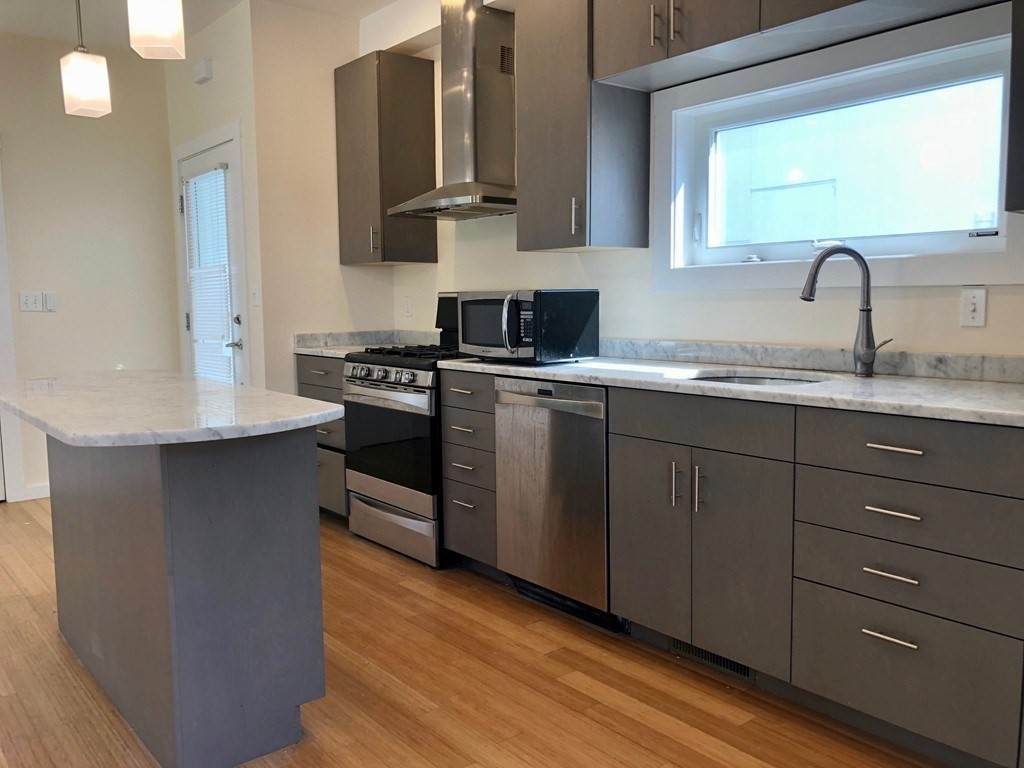 115 Charles Street - Photo 1