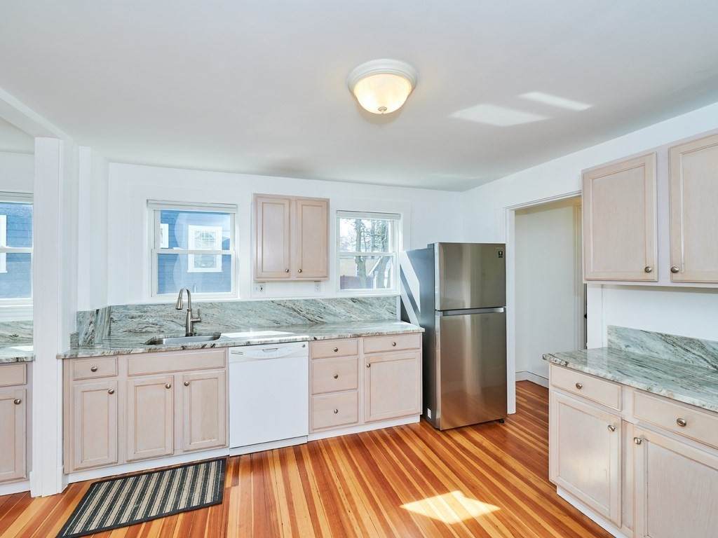 33 Harding Ave - Photo 1