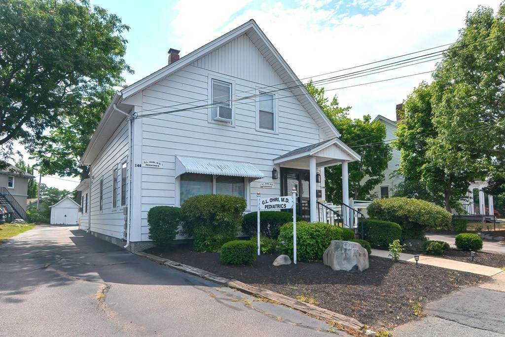 144 Cohannet St - Photo 1