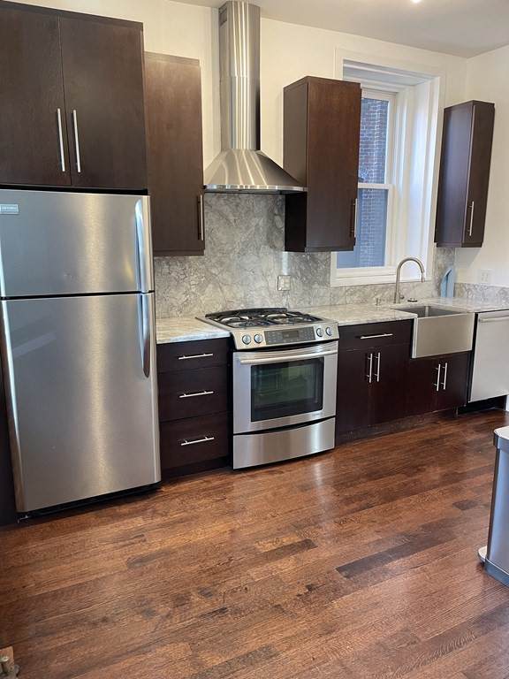 295 Commonwealth Ave - Photo 1