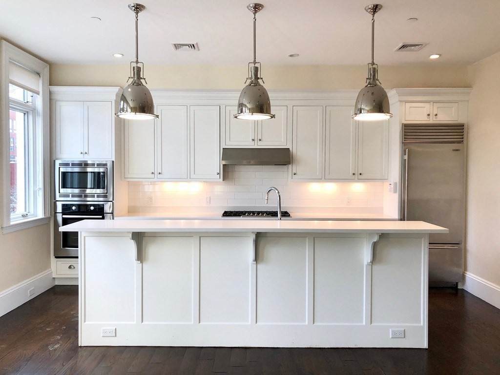 165 Newbury Street - Photo 1