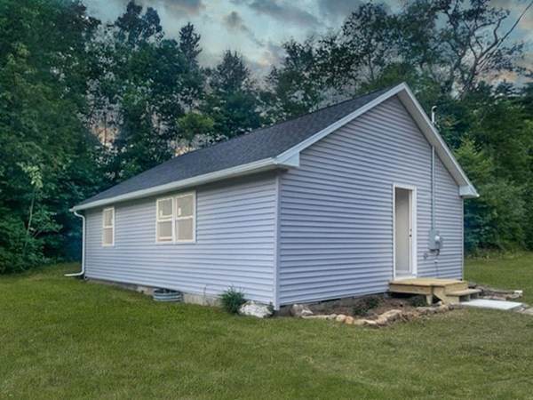 196 Wales Rd - Photo 1