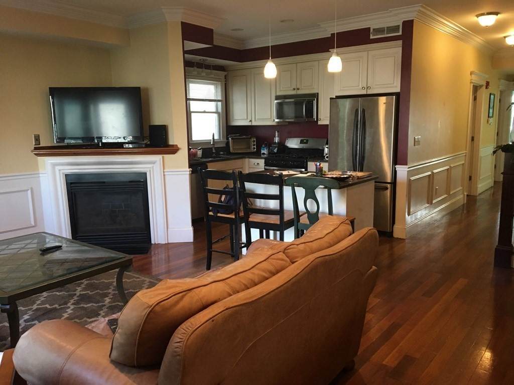 536 Dorchester Ave - Photo 1