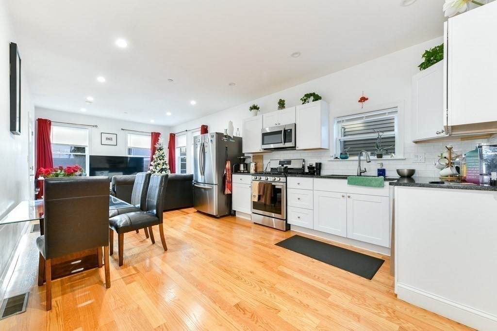 236 Havre St - Photo 1