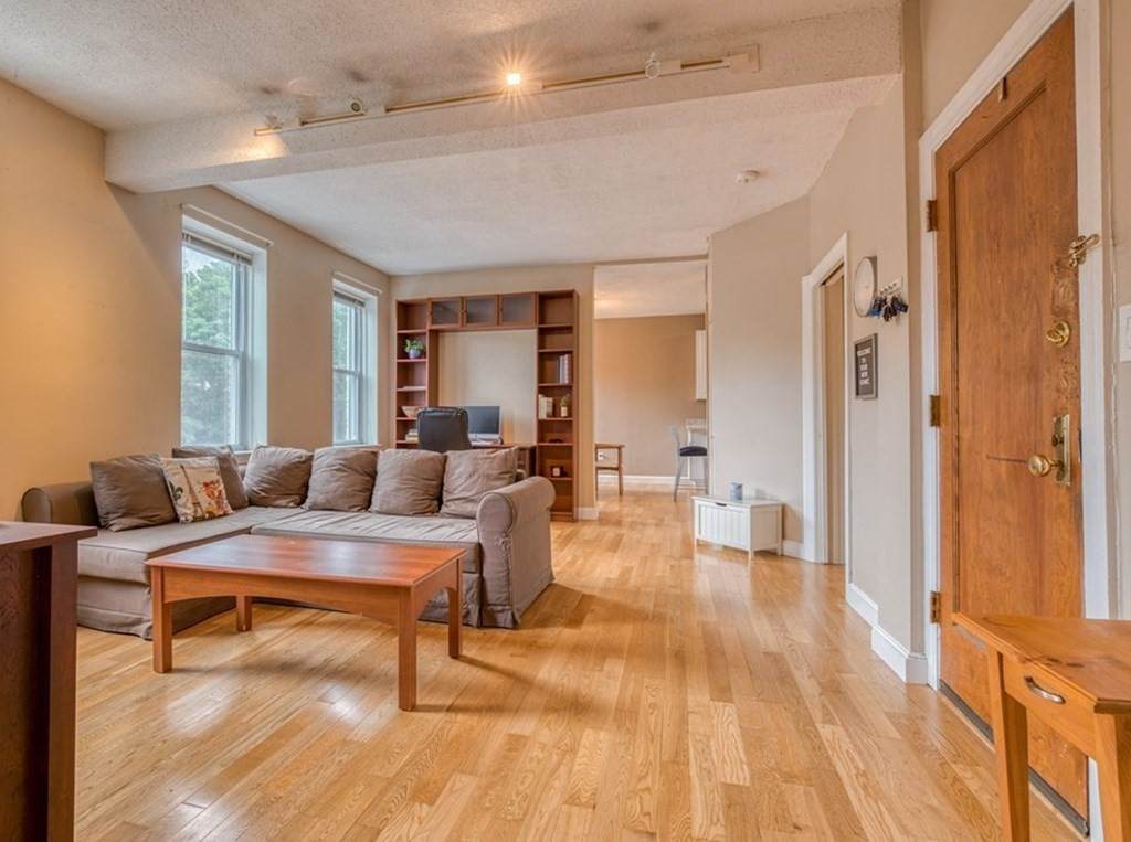 1415 Commonwealth Ave - Photo 1