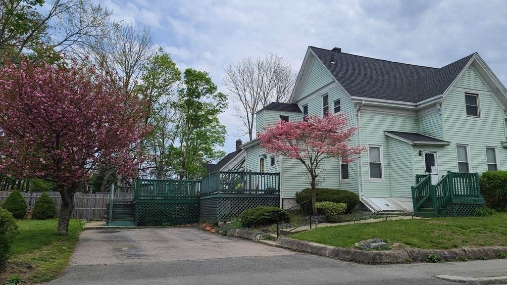 233 Forest Ave - Photo 1