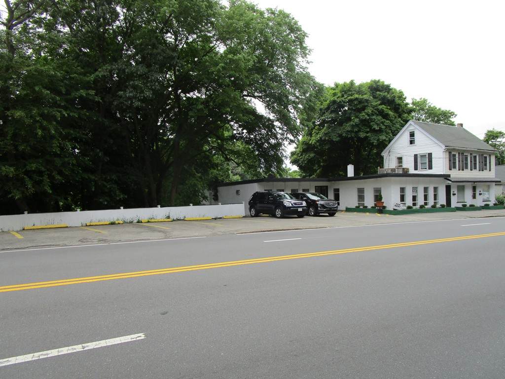 469 Bridge St - Photo 1