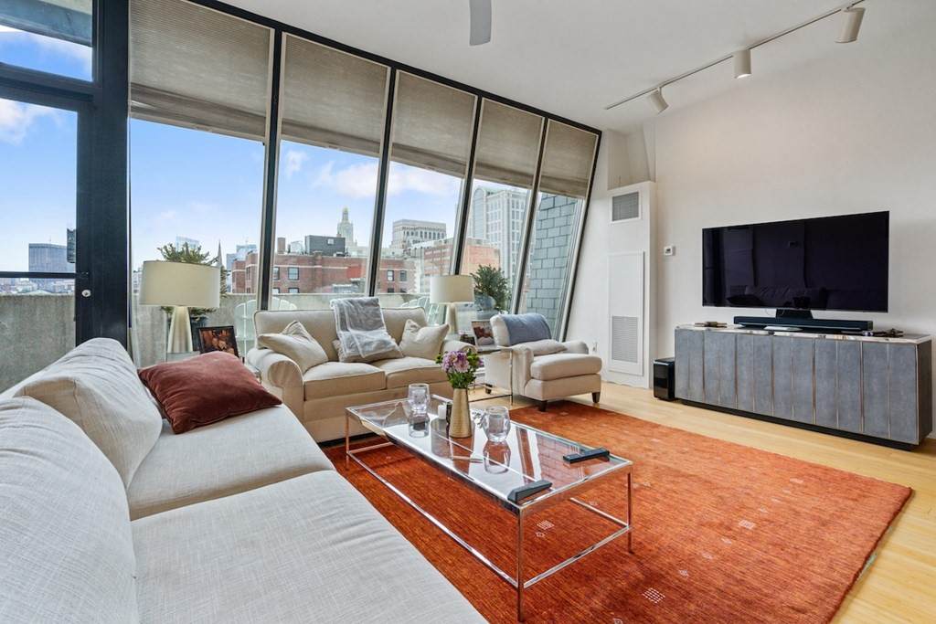 160 Commonwealth Avenue - Photo 1