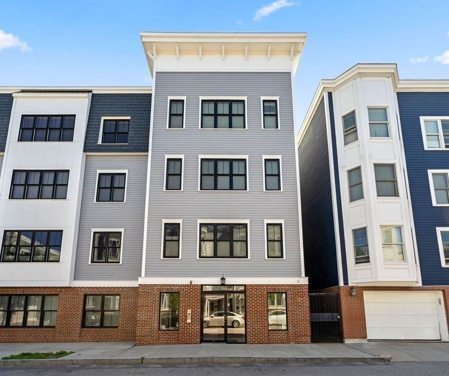 360 W 2nd St - Photo 1