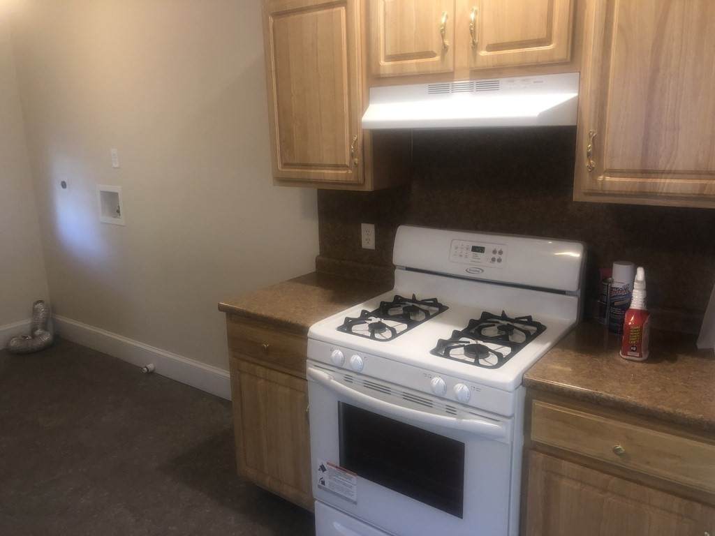 202 Fuller St - Photo 1
