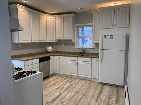 27 Woodward Street - Photo 1