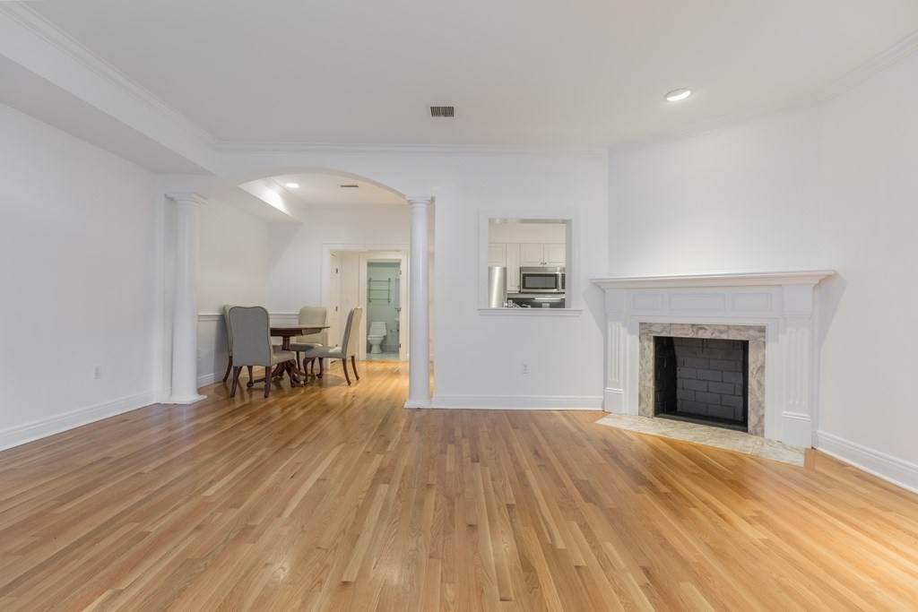 90 Marlborough St - Photo 1