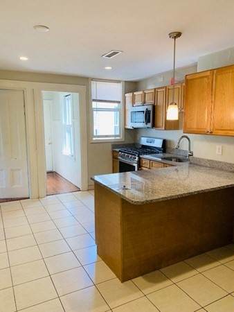 604 Dorchester - Photo 1