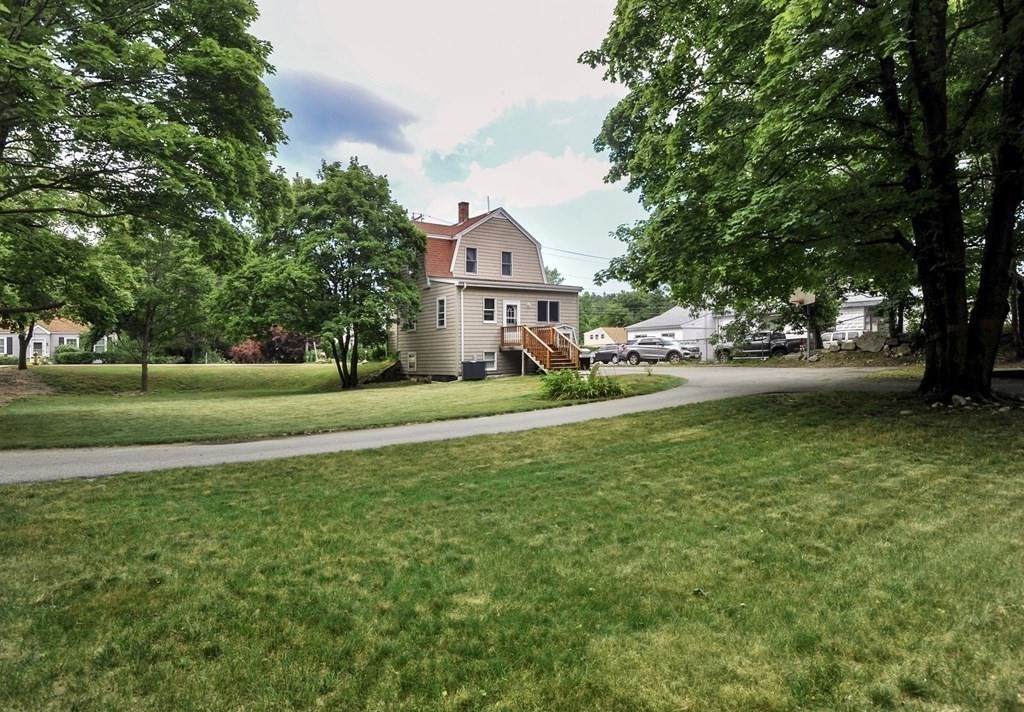 555 Webster St - Photo 1