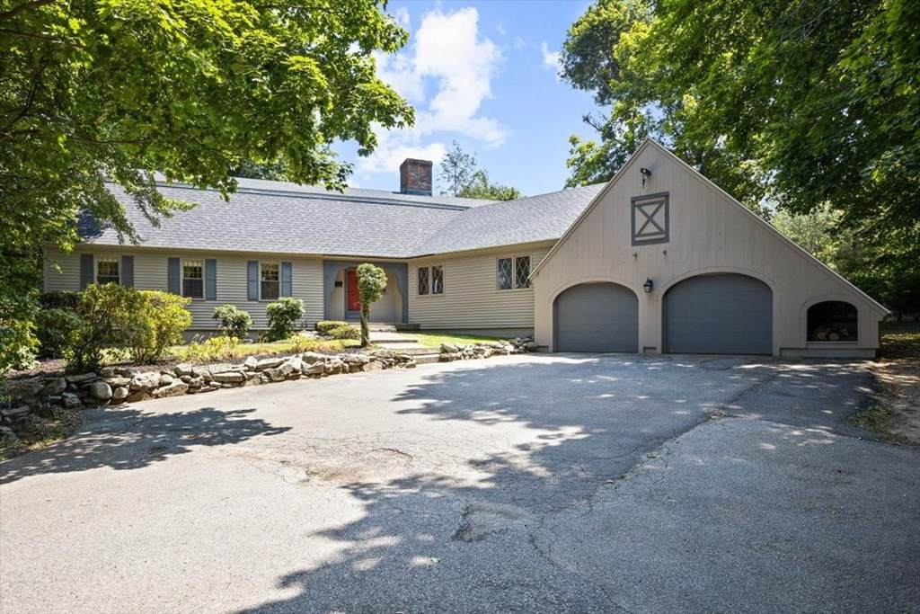 33 Chester Lane - Photo 1