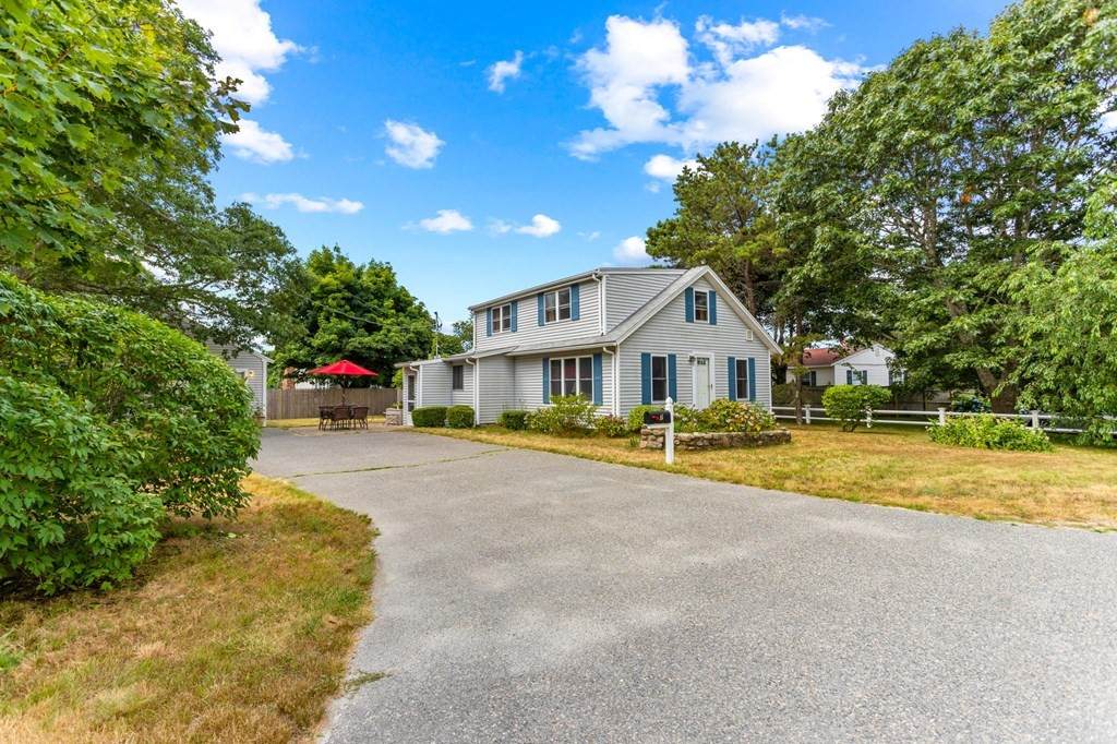 7 Holmes Way - Photo 1