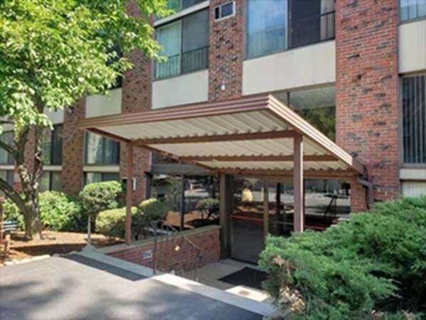 993 Massachusetts Ave - Photo 1