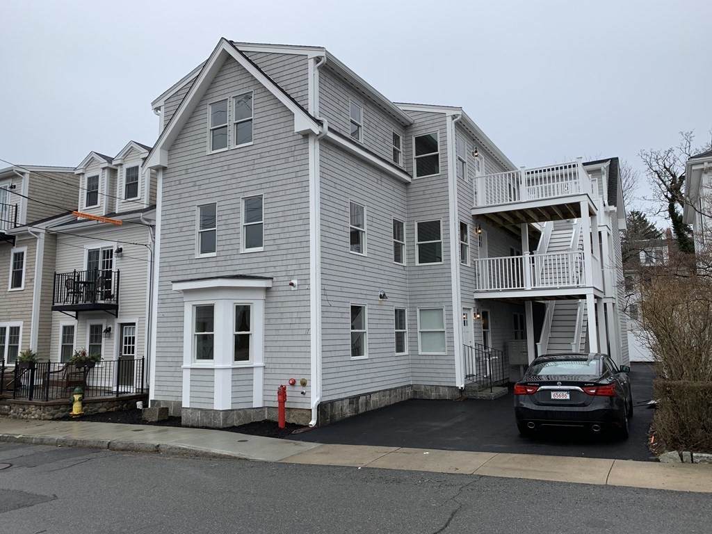 17 Howland - Photo 1
