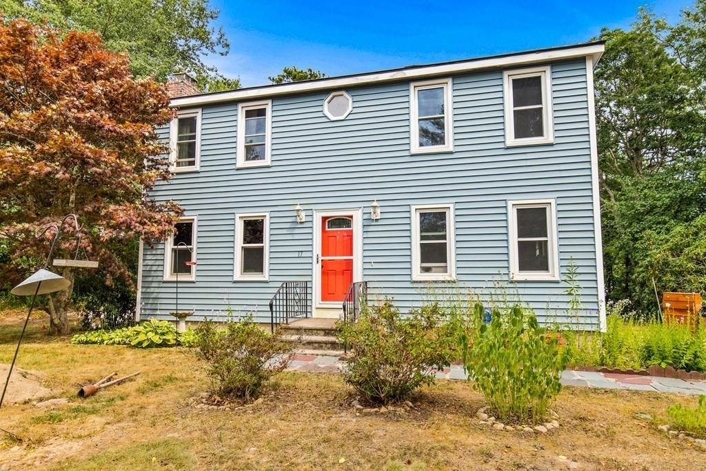 17 Stowe Ln - Photo 1