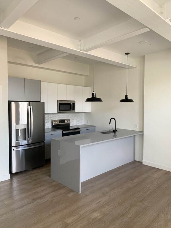 2 Derby Square - Photo 1