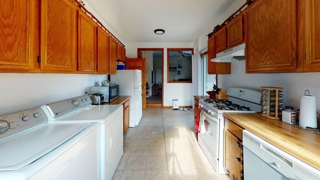 395 Lexington Street - Photo 1
