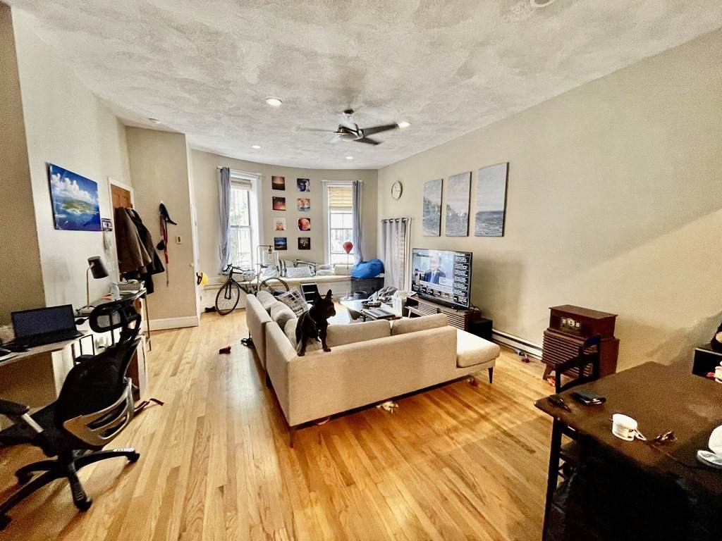 516 Shawmut Ave - Photo 1
