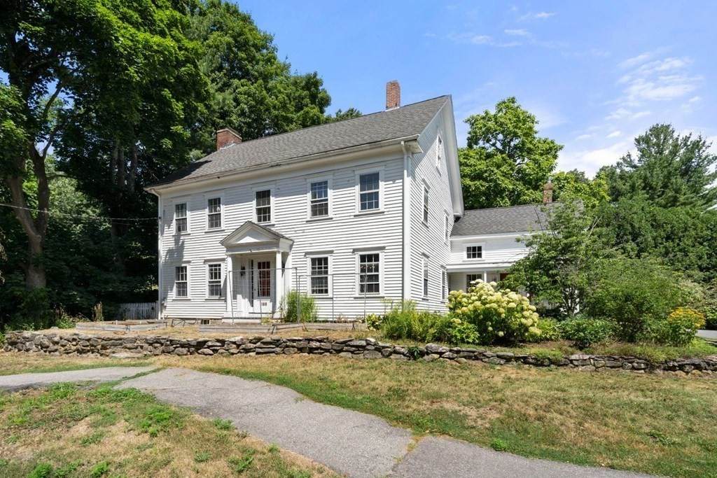 186 School St - Photo 1