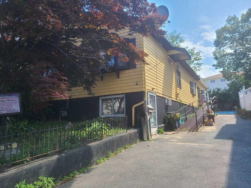 63 Franklin Ave - Photo 1