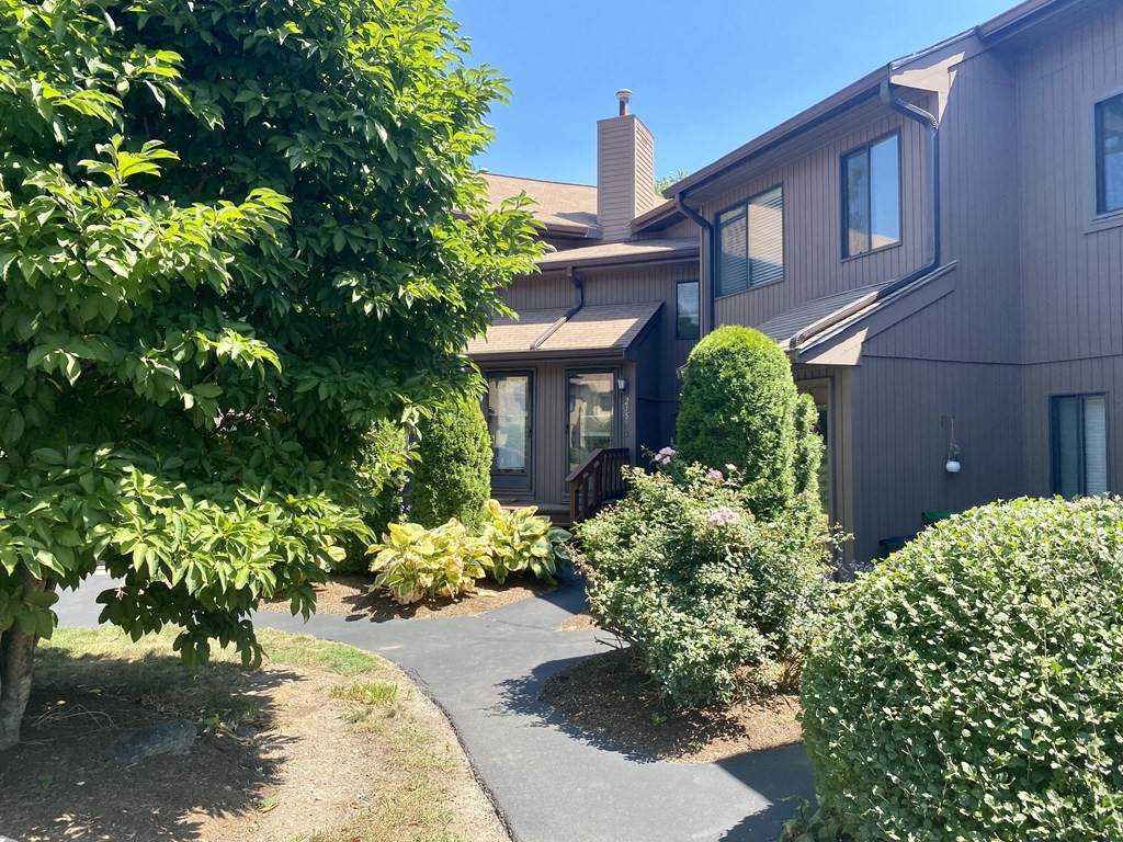 215 Trailside Way - Photo 1