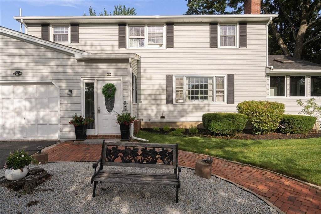 9 Columbine Dr - Photo 1