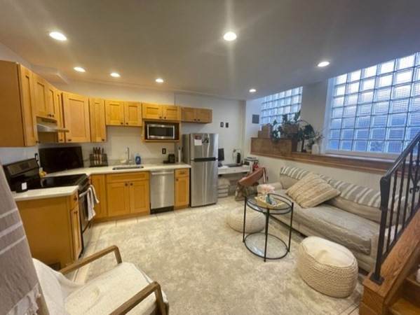26 Irving Street - Photo 1