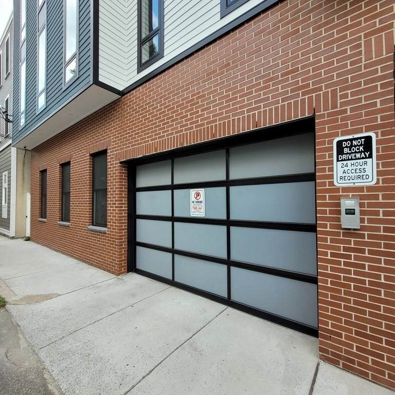 49 Rogers St - Photo 1