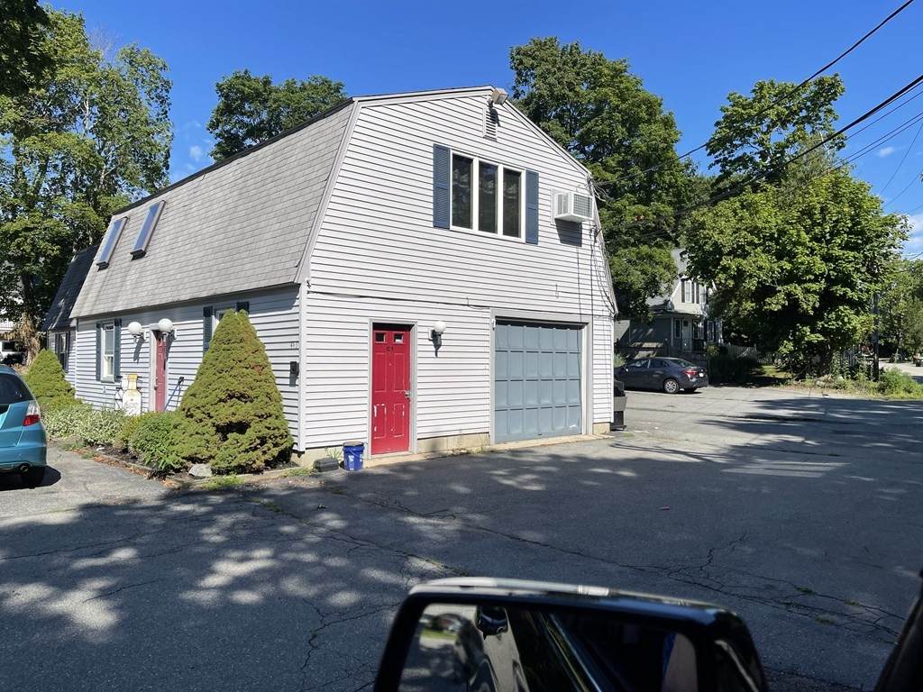 445R West Center St. - Photo 1
