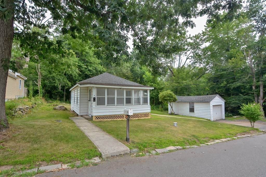 5 Wildwood Rd - Photo 1