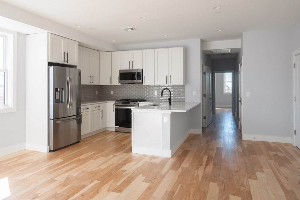 1012-1016 Bennington St - Photo 1