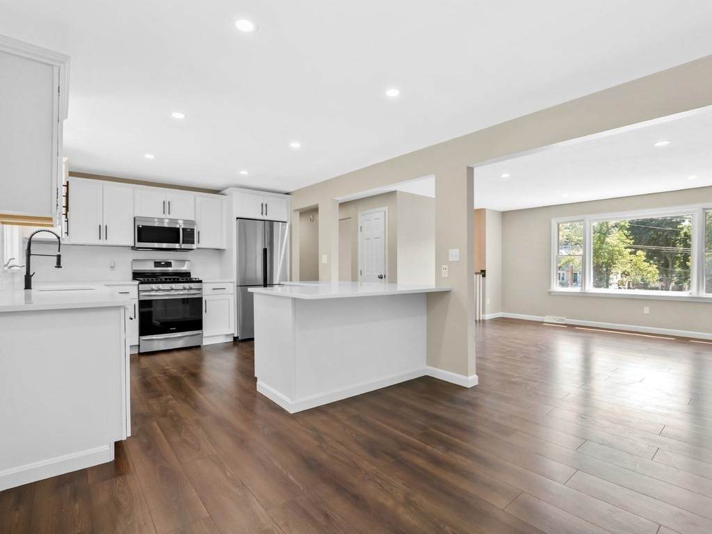43 Melrose Ave - Photo 1