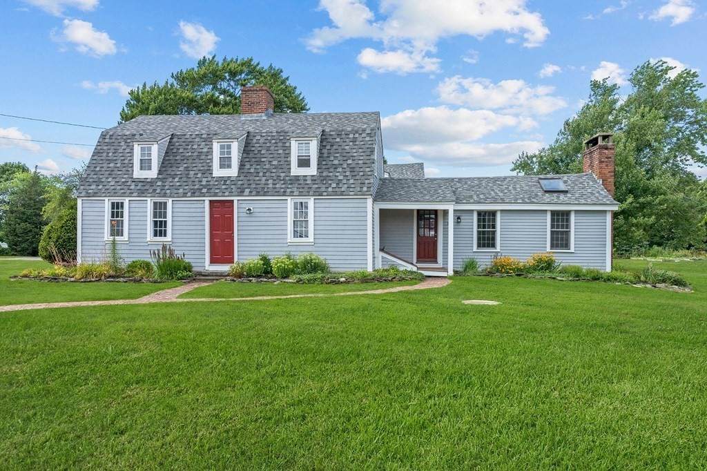 352 Warren Ave - Photo 1