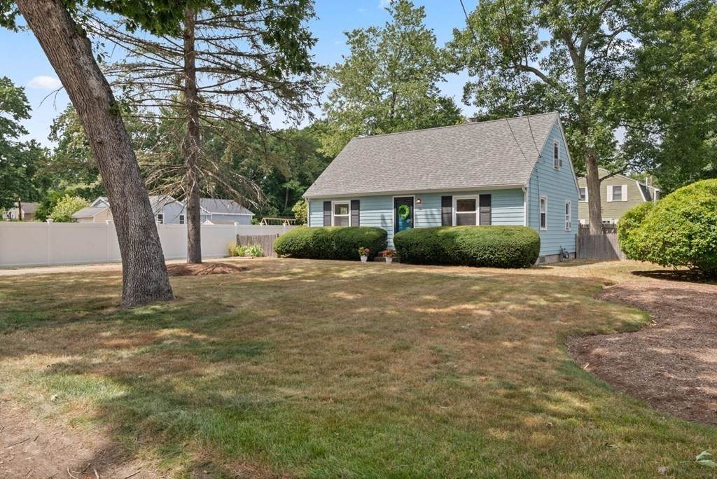32 Basswood Ave - Photo 1