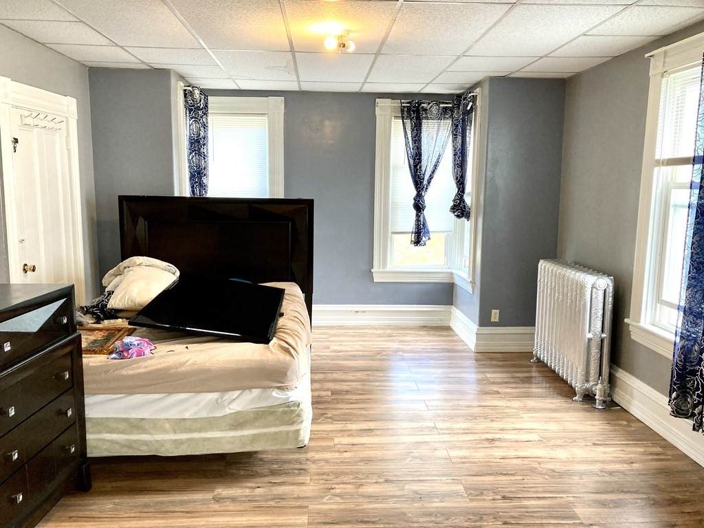 550 June St - Photo 1