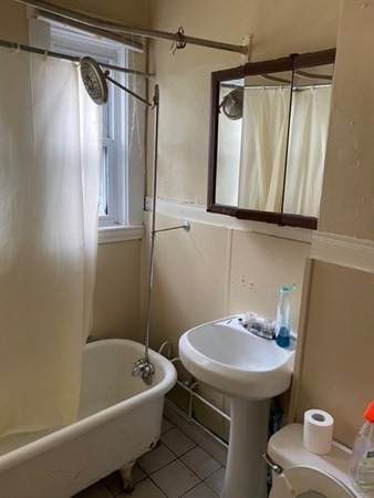 107 Heath Street - Photo 1