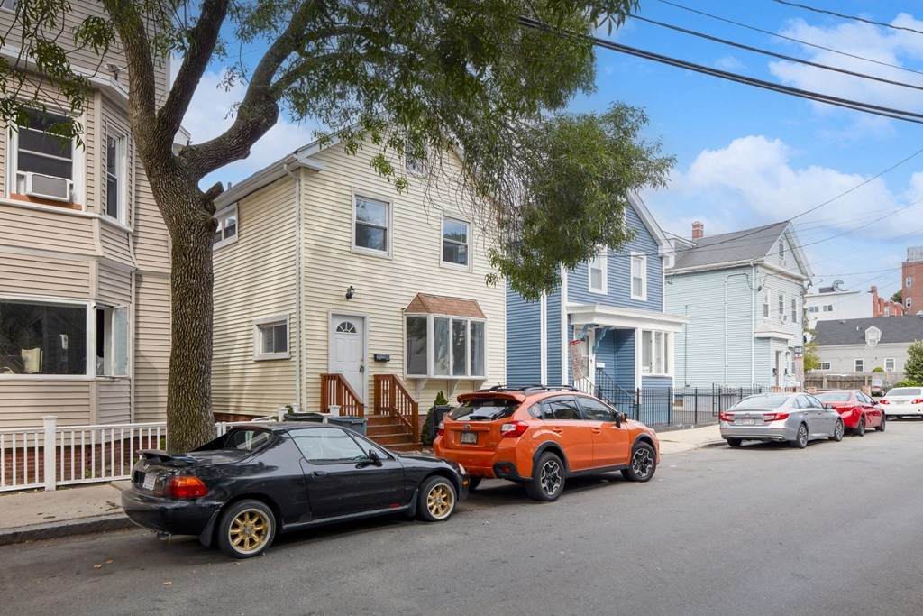 37 Heard St - Photo 1