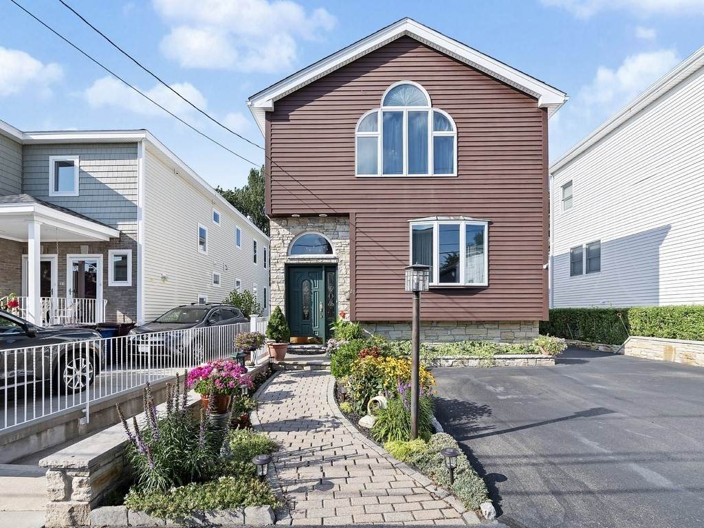 27 Rand St - Photo 1