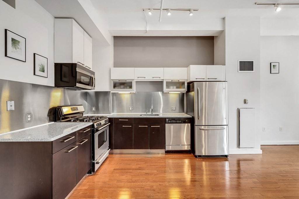 88 Kingston St - Photo 1