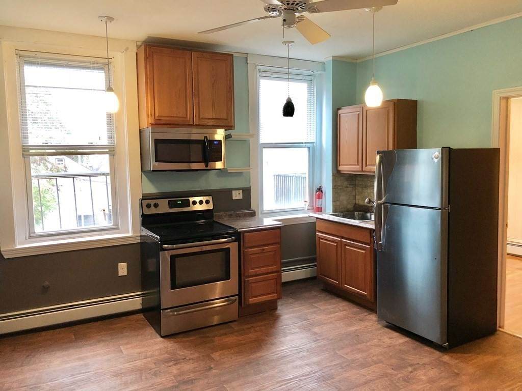 439 Cambridge - Photo 1