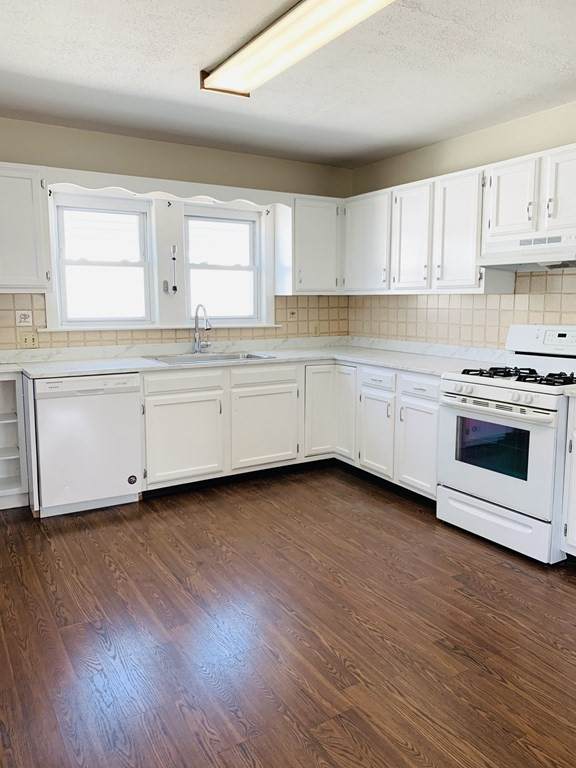 867 Southern Artery - Photo 1