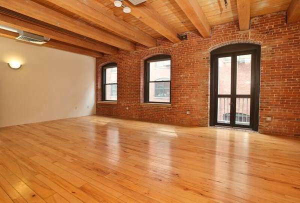 21 Wormwood St - Photo 1