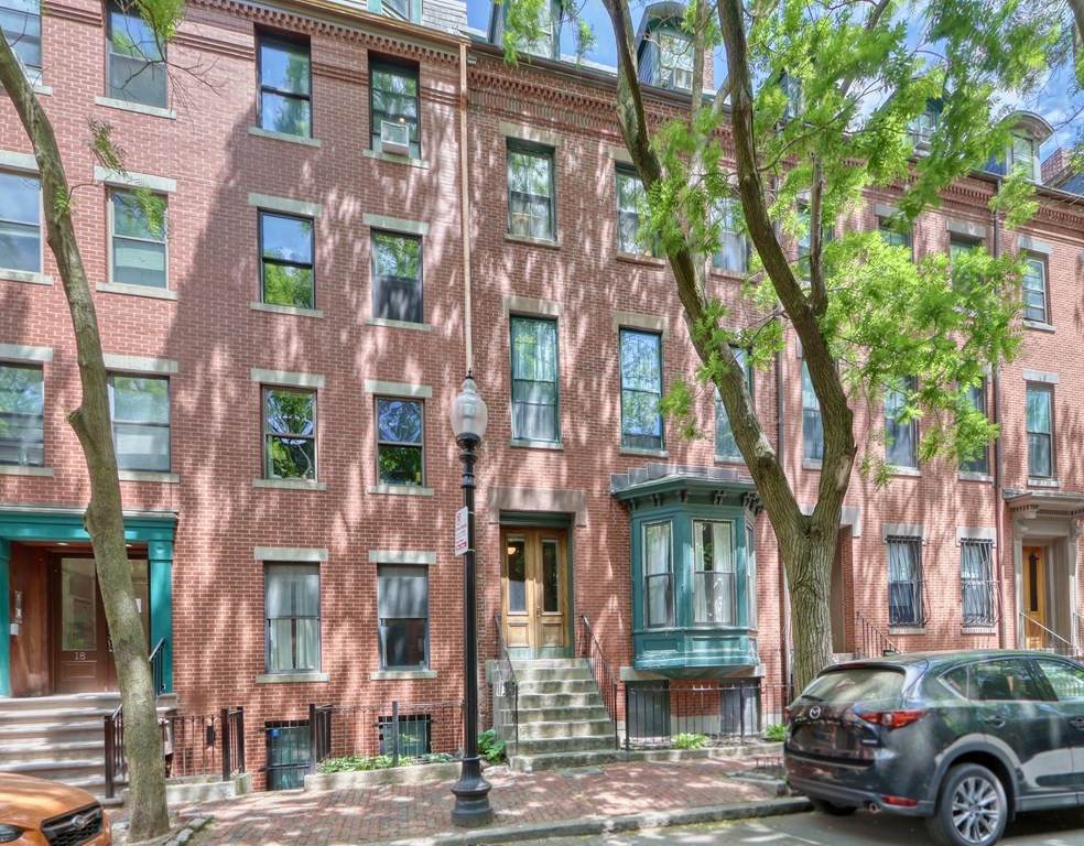 22 E Springfield St - Photo 1